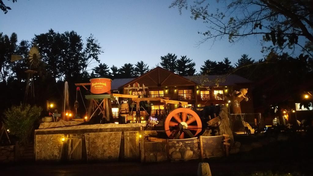 ויסקונסין דלס Meadowbrook Resort מראה חיצוני תמונה