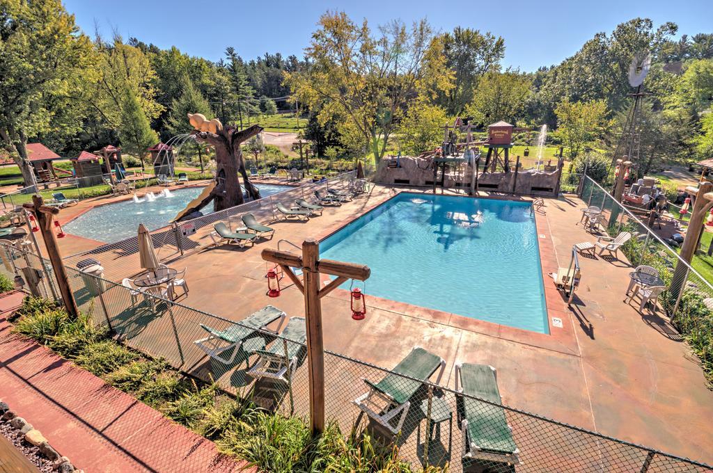ויסקונסין דלס Meadowbrook Resort מראה חיצוני תמונה